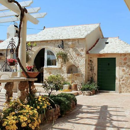 Apartments Nejasmic - Little House For Peaceful And Domestic Vacation Бол Екстериор снимка