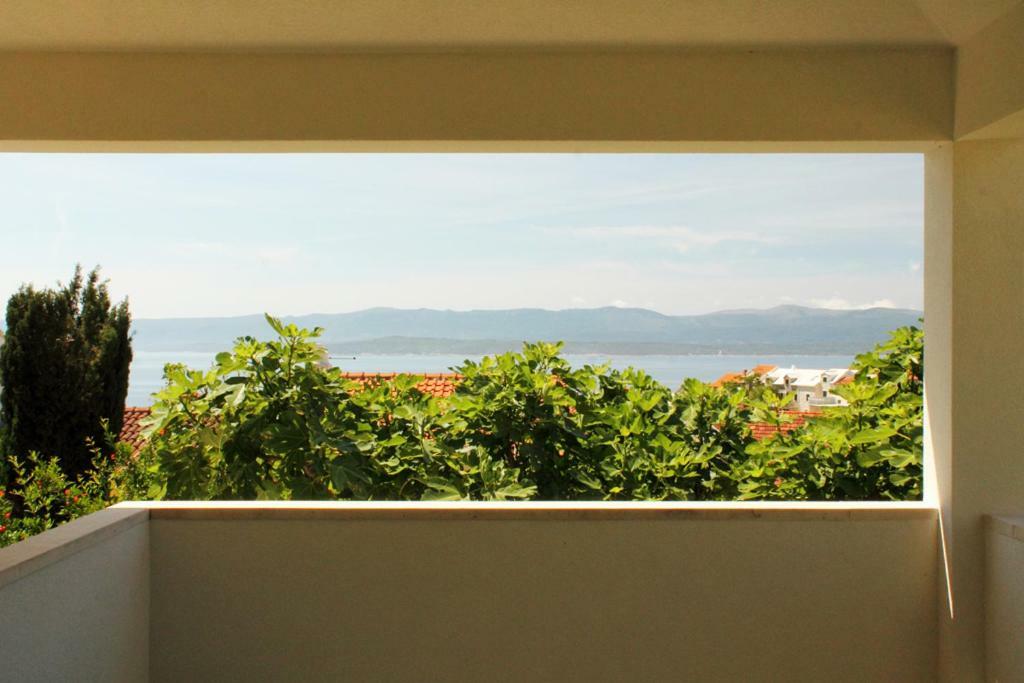Apartments Nejasmic - Little House For Peaceful And Domestic Vacation Бол Екстериор снимка